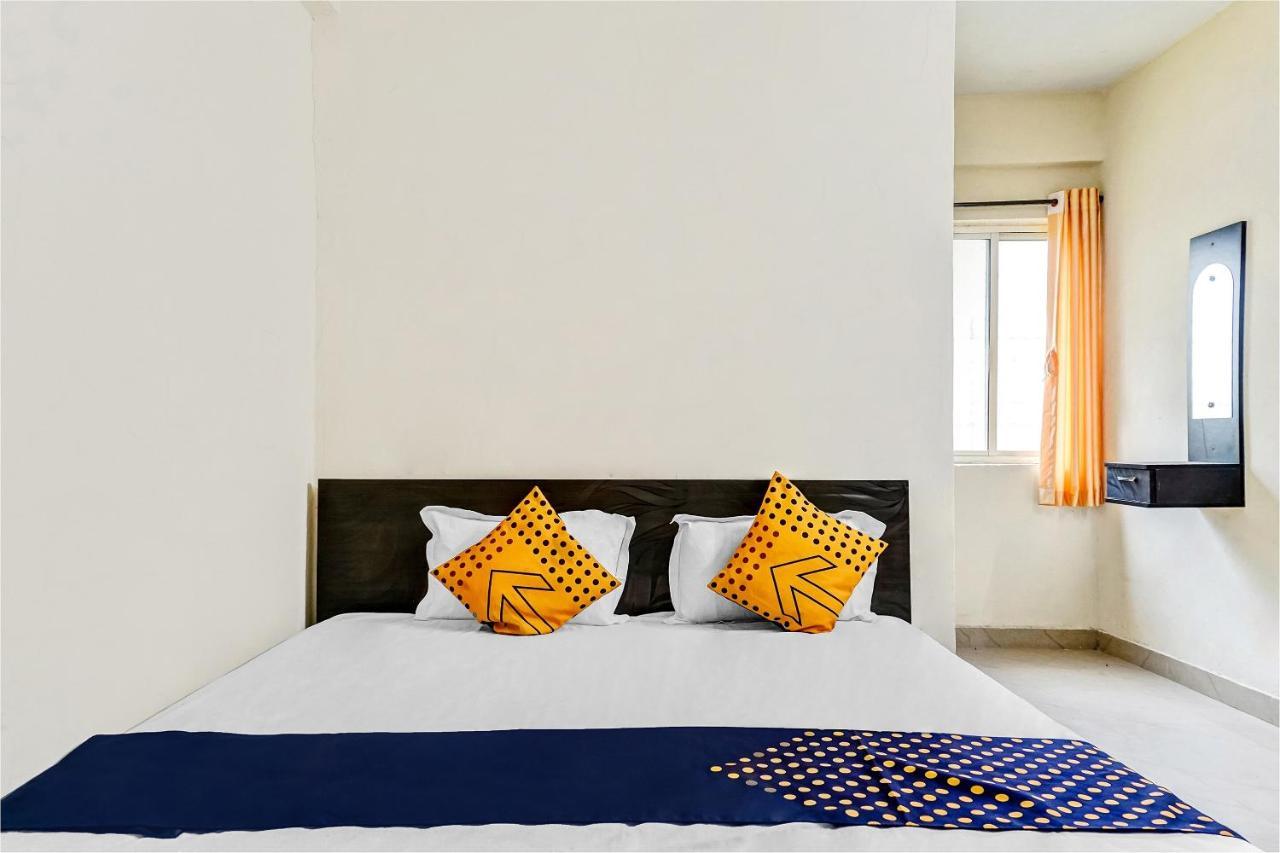 Spot On 81689 New Saiba Lodging Pune Exterior foto